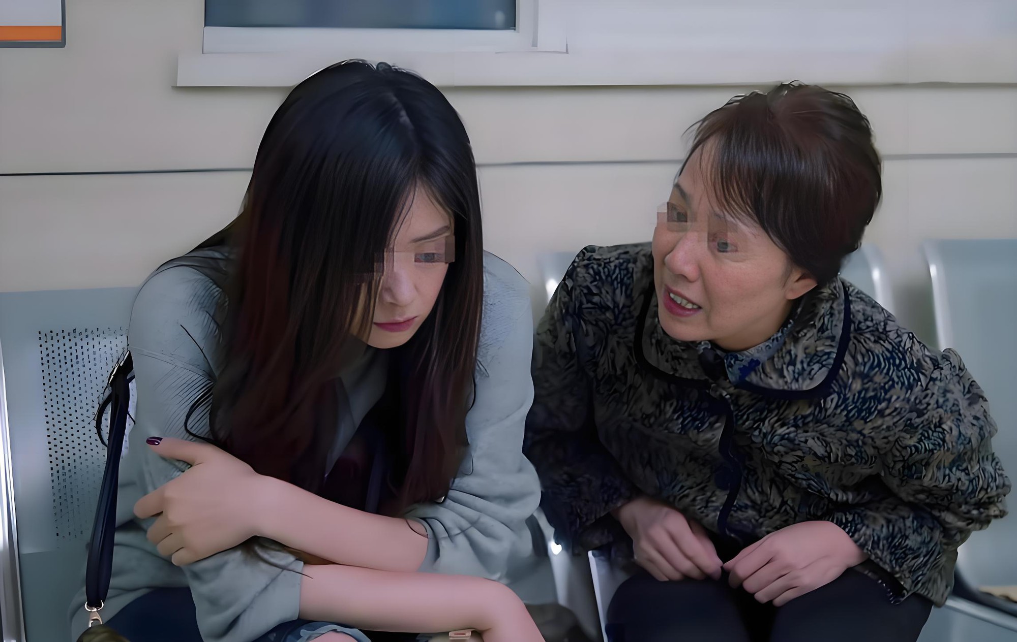 Nhìn vào hoàn cảnh của cô bé này, tôi đã hiểu thế nào là BI KỊCH của một gia đình thiên vị - Ảnh 4.