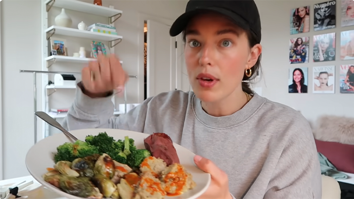 Thiên thần Victoria's Secret giảm 18kg sau sinh mà vẫn ăn đủ 3 bữa 1 ngày- Ảnh 4.