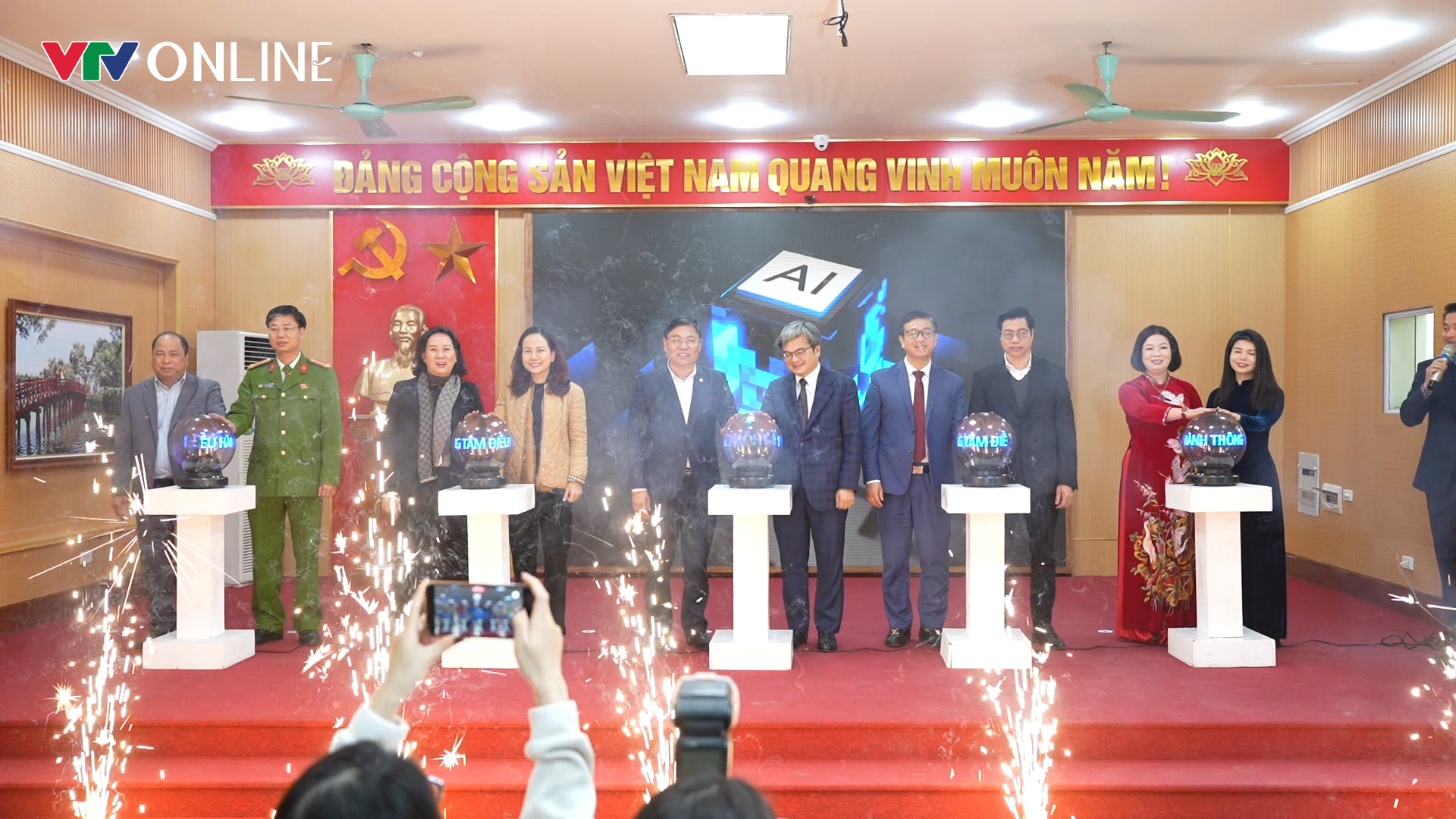 Hà Nội cụ thể hóa Nghị quyết số 57 bằng thể chế, hạ tầng và con người - Ảnh 5.