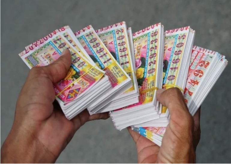 Ông chủ thu lại vé số trúng giải 2 tỷ đồng sau khi tặng công nhân dịp Tết- Ảnh 1.