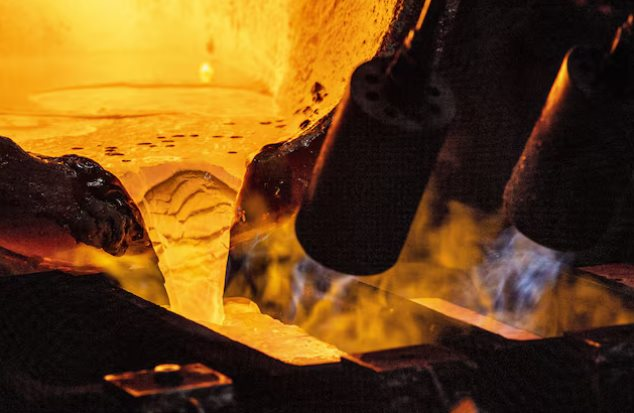 Quốc gia dự trữ 400 tỷ USD vàng vừa ‘chốt lời’ 300.000 ounce, thu về ước tính 1,4 tỷ USD- Ảnh 1.