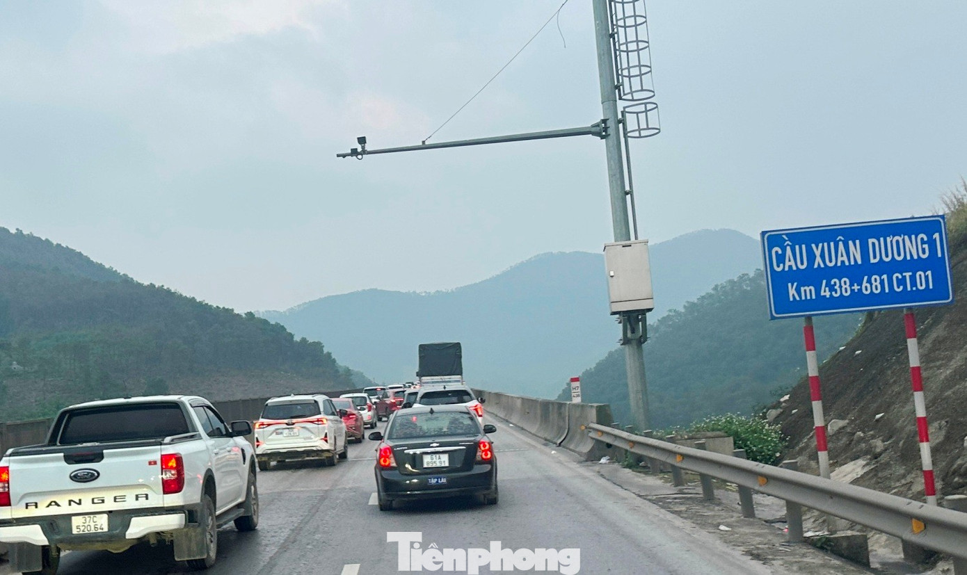 Cao tốc Bắc Nam qua hầm Thần Vũ ùn tắc liên tục- Ảnh 6.