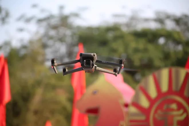 CSGT Hà Nội dùng flycam theo dõi tình hình giao thông, tăng cường kiểm soát vận tải hành khách- Ảnh 6.