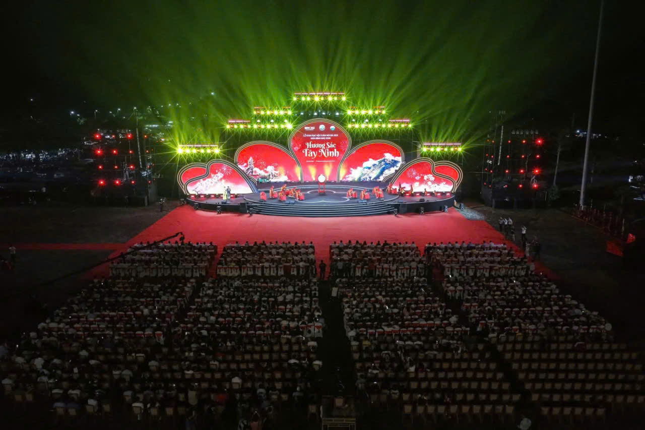 300.000 người đổ về Hội Xuân núi Bà Đen năm 2026- Ảnh 13.