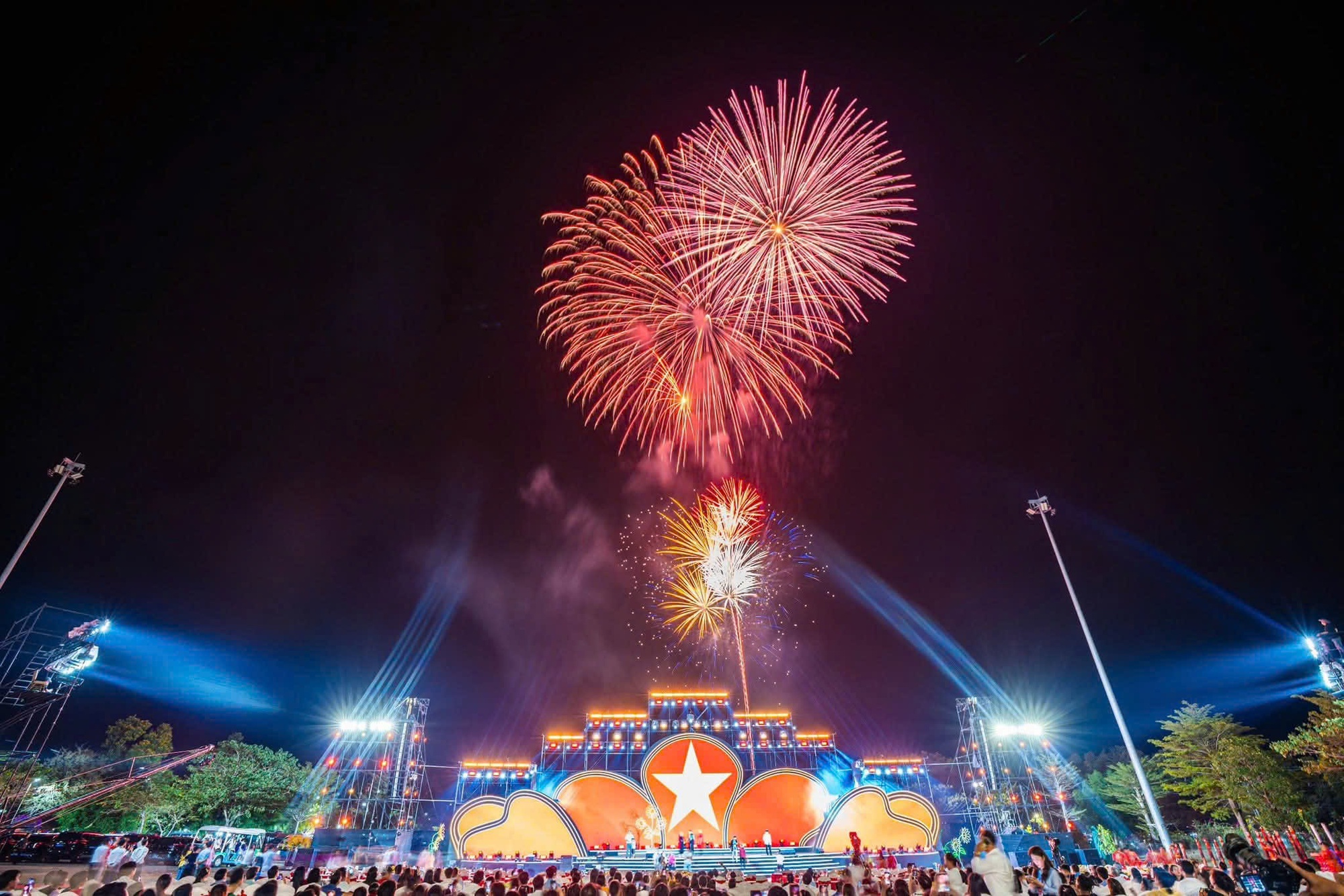 300.000 người đổ về Hội Xuân núi Bà Đen năm 2026- Ảnh 14.