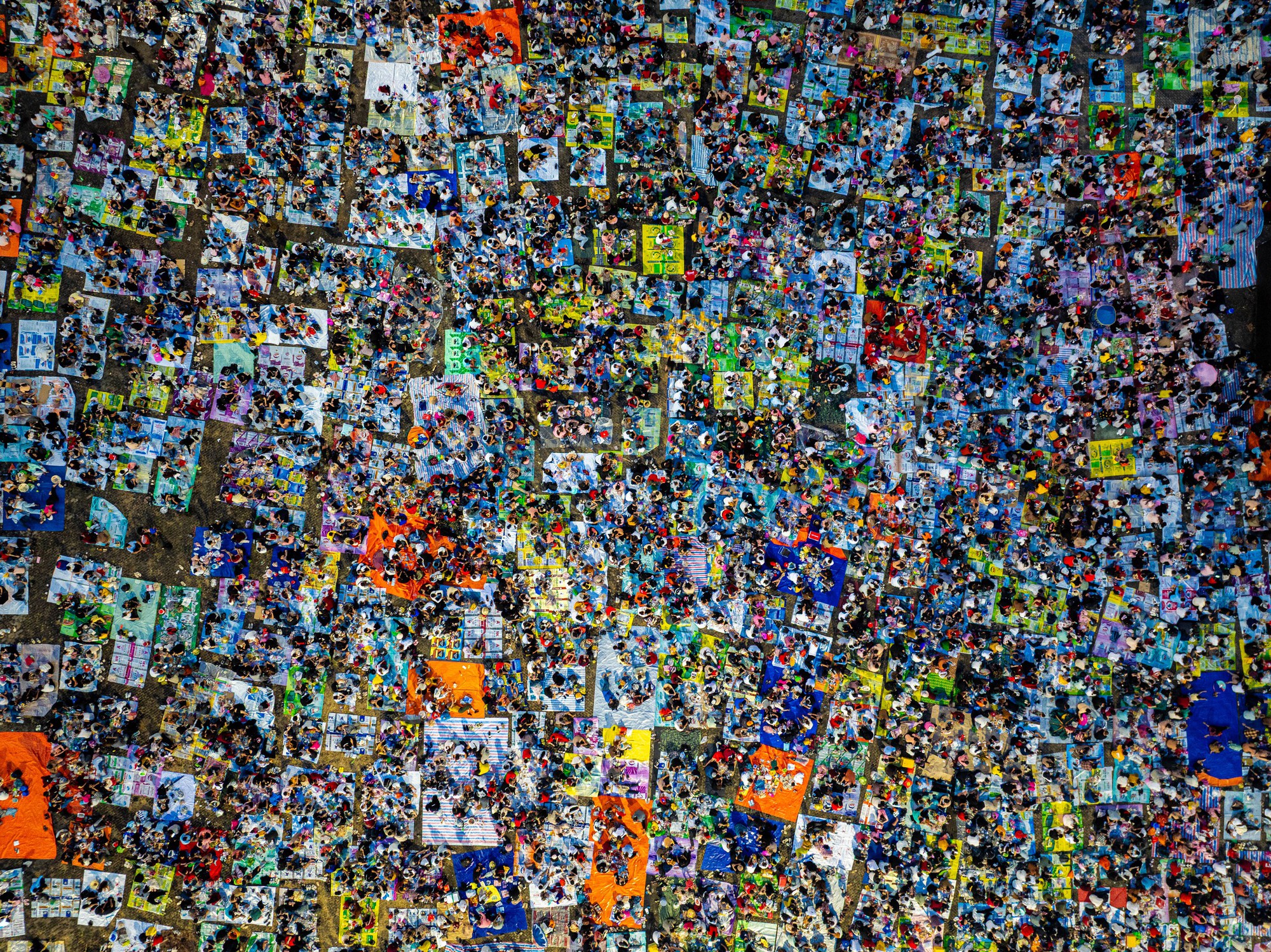 1 nơi ở Việt Nam hút gần 157.000 lượt khách trong 1 ngày, ken đặc người "cắm trại" ngay đầu năm mới- Ảnh 1. 1 nơi ở Việt Nam hút gần 157.000 lượt khách trong 1 ngày, ken đặc người "cắm trại" ngay đầu năm mới- Ảnh 1.