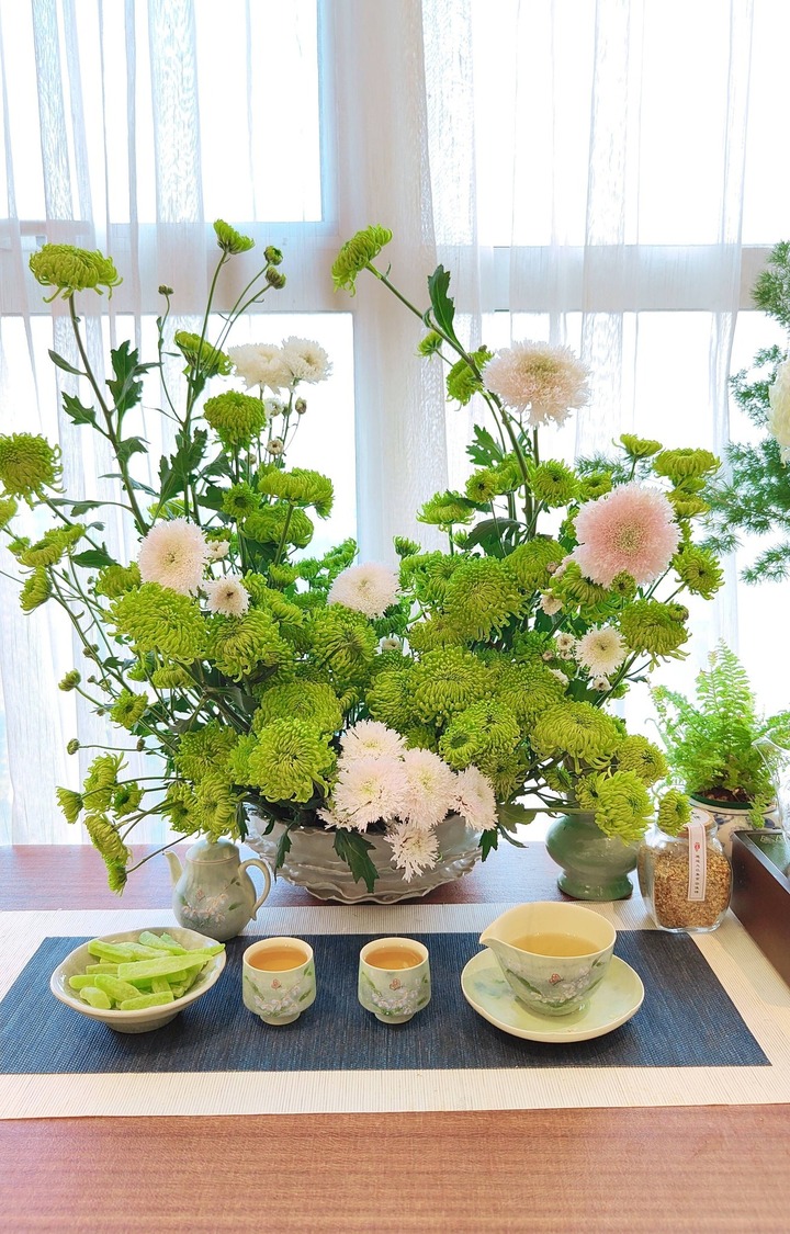 Ngắm những bình hoa cúc cổ đẹp nao lòng của mẹ đảm Hà Nội- Ảnh 12.