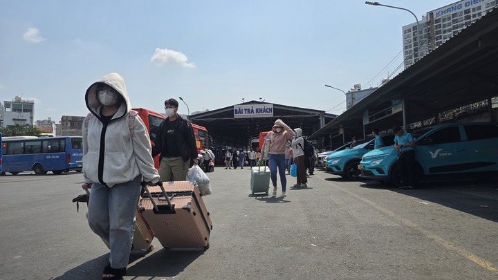 Cửa ngõ TP.HCM thông thoáng ngày mùng 6 Tết- Ảnh 5.