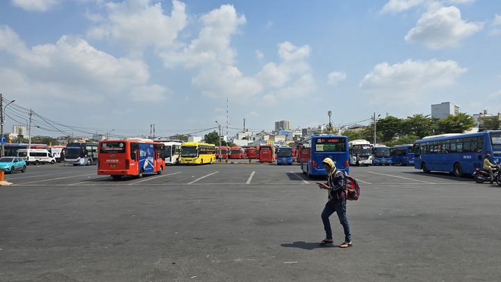 Cửa ngõ TP.HCM thông thoáng ngày mùng 6 Tết- Ảnh 2.