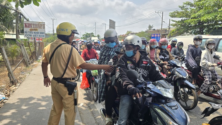 Cửa ngõ TP.HCM thông thoáng ngày mùng 6 Tết- Ảnh 11.