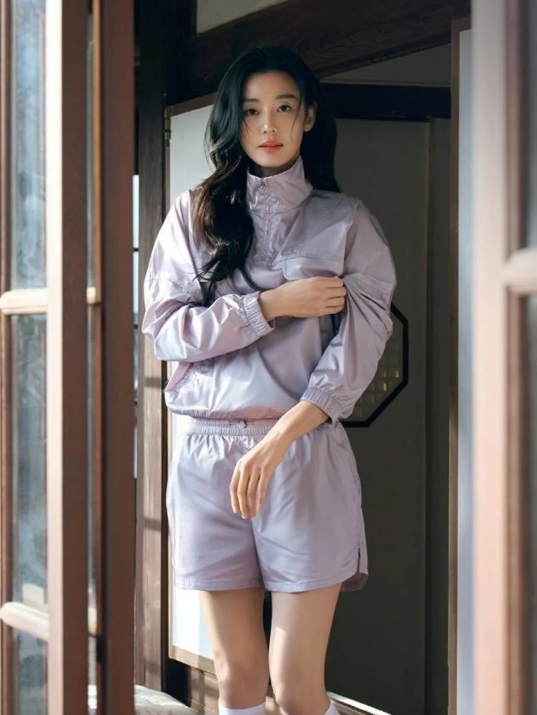 Không thể tin đây là "mợ chảnh" Jeon Ji Hyun ở tuổi 45 - Ảnh 4. Không thể tin đây là "mợ chảnh" Jeon Ji Hyun ở tuổi 45 - Ảnh 4.