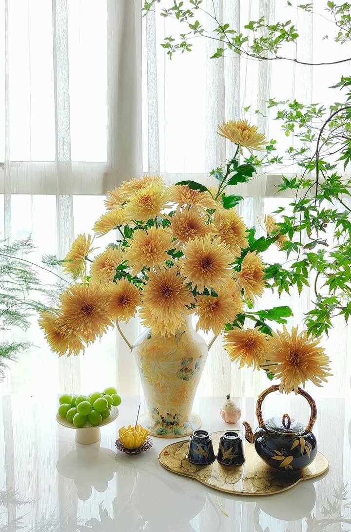 Ngắm những bình hoa cúc cổ đẹp nao lòng của mẹ đảm Hà Nội- Ảnh 11.