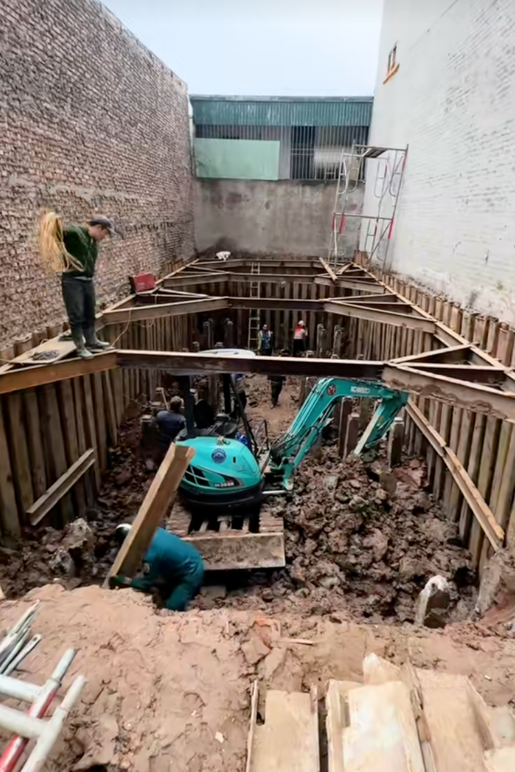 Gia đình ở Hà Nội xây nhà 7 tầng, bỏ thêm 1,5 tỷ để làm hầm cao 3m và thấy hoàn toàn xứng đáng- Ảnh 4. Gia đình ở Hà Nội xây nhà 7 tầng, bỏ thêm 1,5 tỷ để làm hầm cao 3m và thấy hoàn toàn xứng đáng- Ảnh 4.