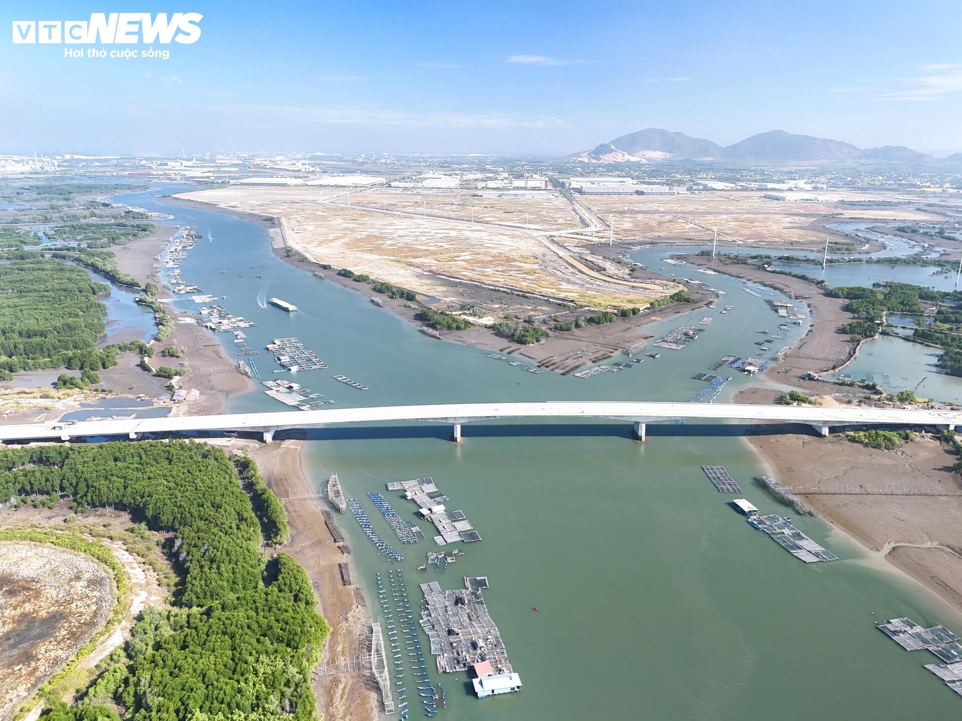 Hiện trạng đường nối siêu cảng Cái Mép với khu công nghiệp ở TP.HCM- Ảnh 10.