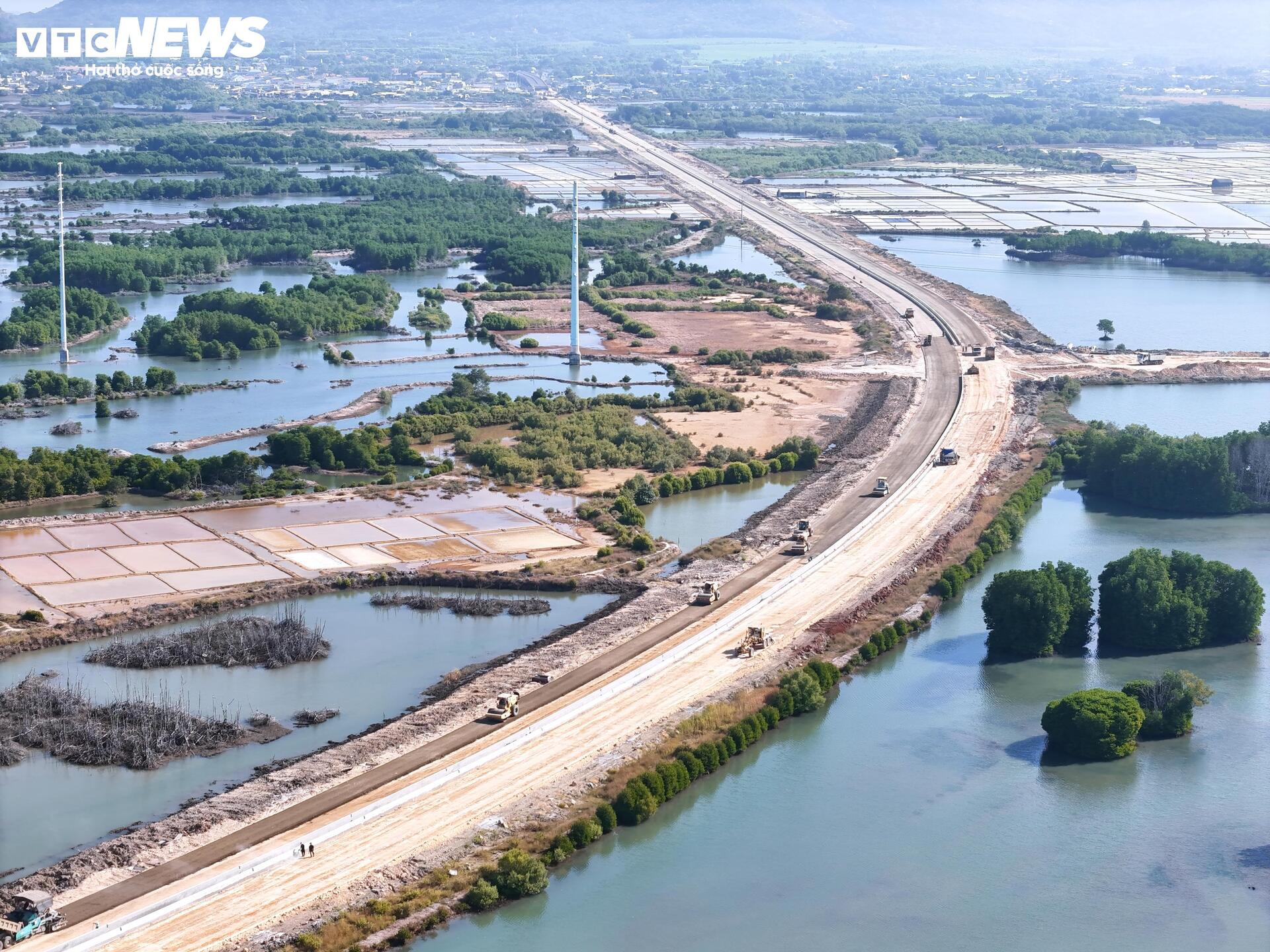 Hiện trạng đường nối siêu cảng Cái Mép với khu công nghiệp ở TP.HCM- Ảnh 6.