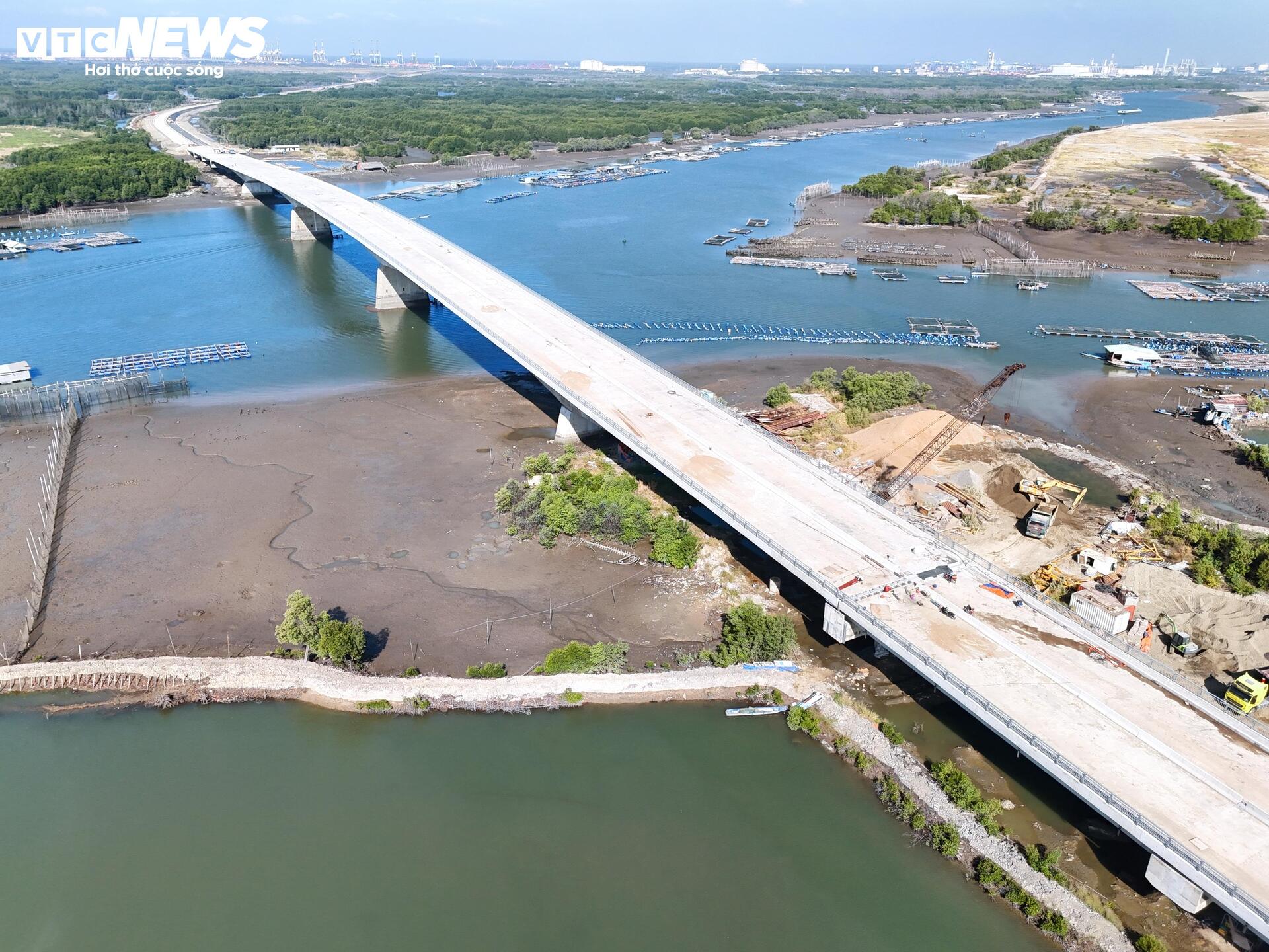 Hiện trạng đường nối siêu cảng Cái Mép với khu công nghiệp ở TP.HCM- Ảnh 8.