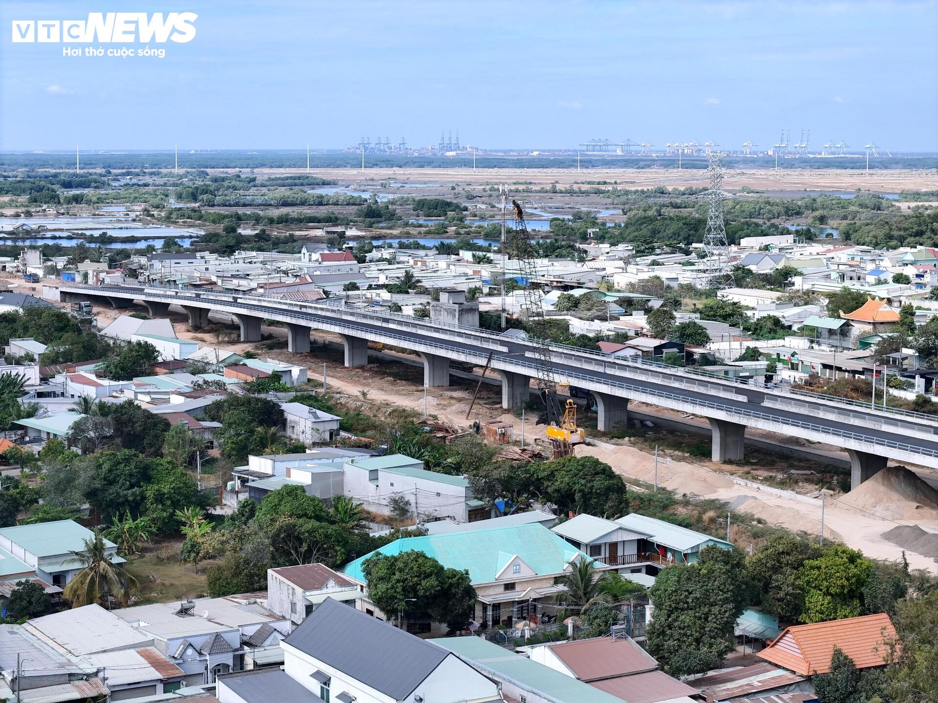 Hiện trạng đường nối siêu cảng Cái Mép với khu công nghiệp ở TP.HCM- Ảnh 12.