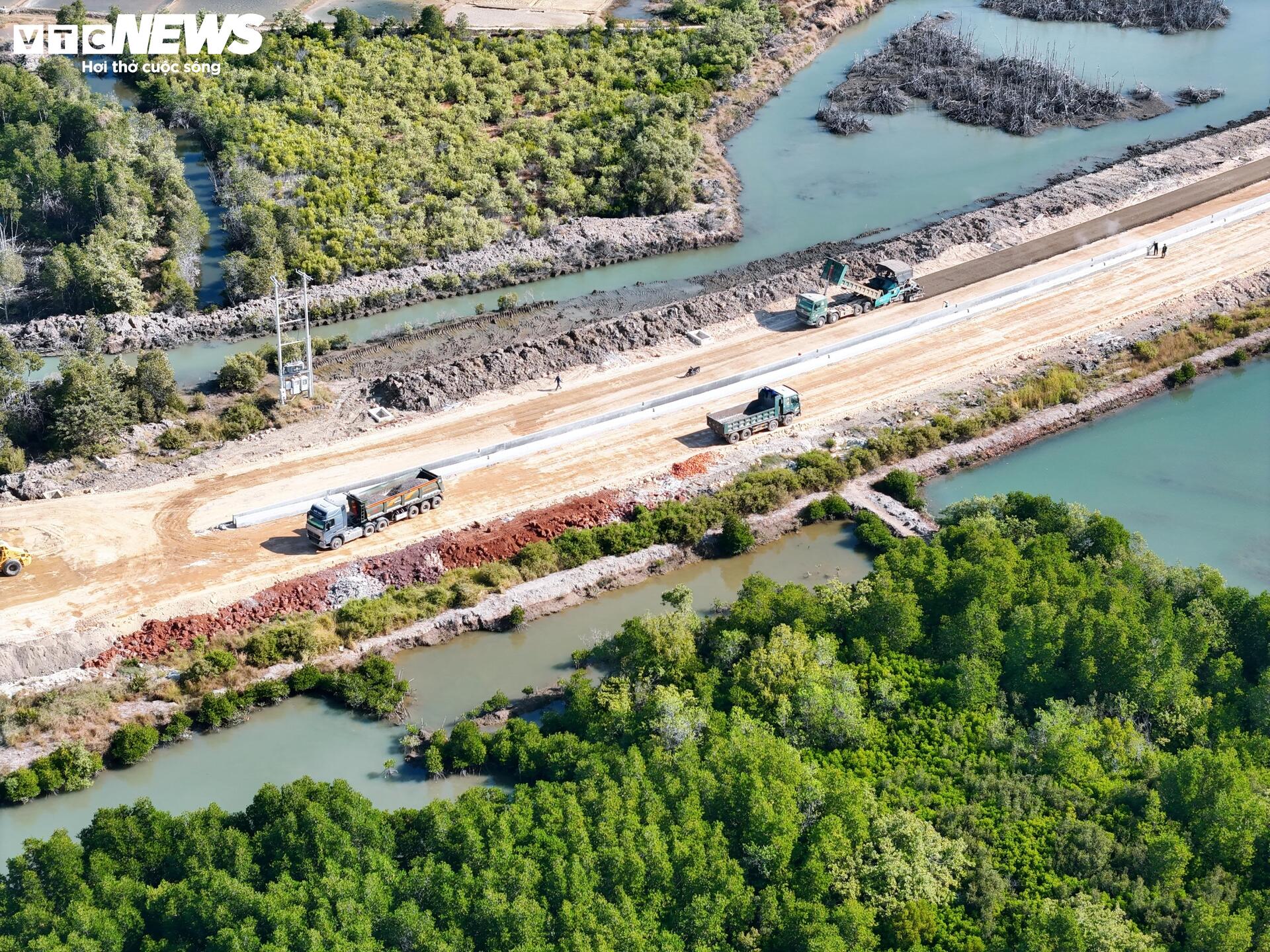 Hiện trạng đường nối siêu cảng Cái Mép với khu công nghiệp ở TP.HCM- Ảnh 5.