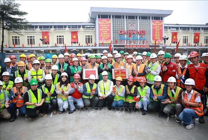 Thủ tướng: Quy hoạch phát triển ngành đường sắt với tầm nhìn trên 100 năm - Ảnh 3.