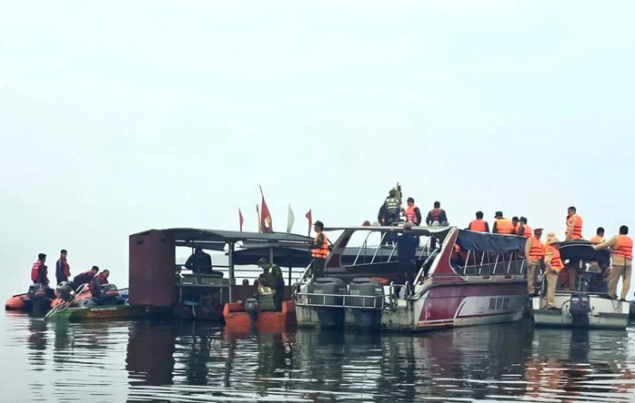 Cục trưởng CSGT ra mệnh lệnh khẩn sau 2 vụ chìm tàu, lật thuyền - Ảnh 1.