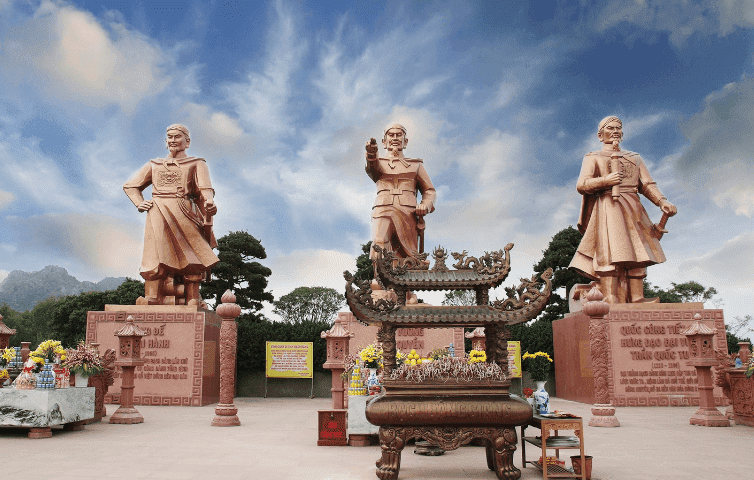 1 địa phương thu hút gần 1 triệu lượt khách du lịch trong 8 ngày nghỉ Tết nguyên đán, thu về gần 750 tỷ đồng - Ảnh 4.