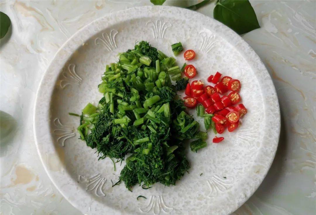 Tôi mua loại rau này mỗi mùa xuân về: Nấu 5 món ngon mà nhanh, hàm lượng canxi cao gấp 5 lần trứng- Ảnh 4.