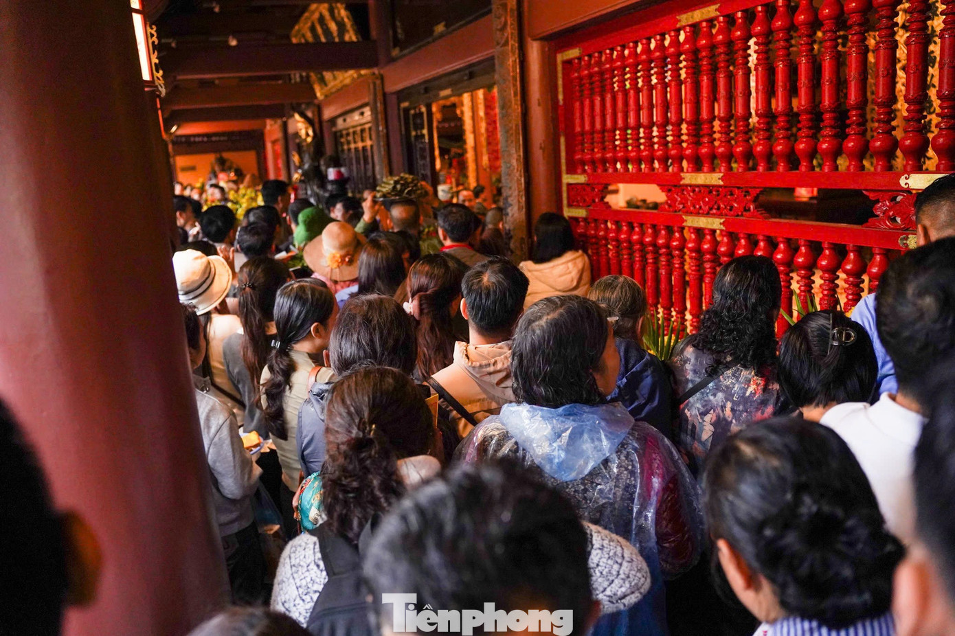 Biển người đội mưa khai hội chùa Hương- Ảnh 22.