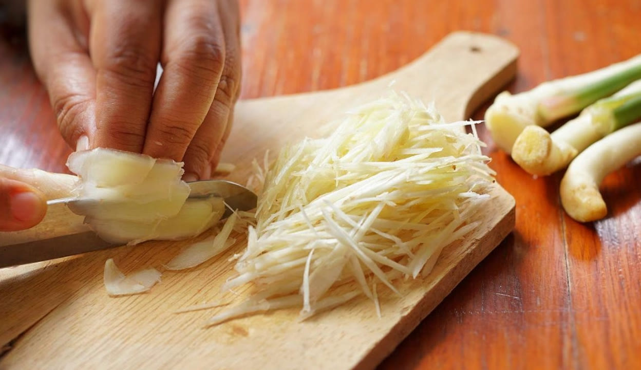 2 năm nấu ăn gì cũng cho gừng, người phụ nữ 53 tuổi sau tái khám, bác sĩ ngạc nhiên hỏi “Chị đã làm gì?” - Ảnh 2.