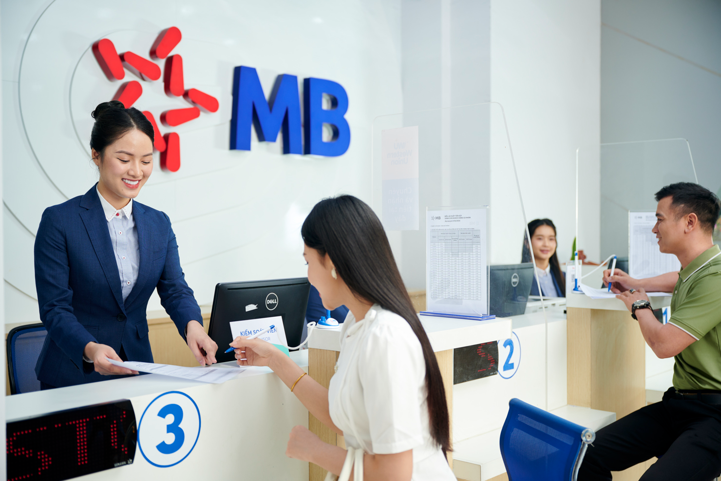 Gửi tiết kiệm khai xuân ở Agribank, Vietcombank, VietinBank hay Vietcombank, MB để được nhiều lì xì, lãi cao nhất? - Ảnh 5.
