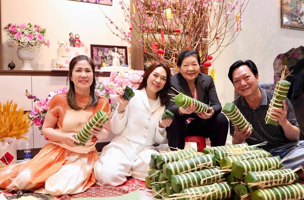 Mỹ Tâm đón anh chị ở nước ngoài về ăn Tết- Ảnh 2.