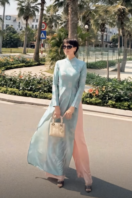 Văn Hậu du xuân cùng nhà vợ, mẹ Doãn Hải My gây sốt vì visual trẻ đẹp, một chín một mười với con - Ảnh 4.