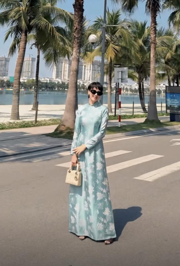 Văn Hậu du xuân cùng nhà vợ, mẹ Doãn Hải My gây sốt vì visual trẻ đẹp, một chín một mười với con - Ảnh 3.