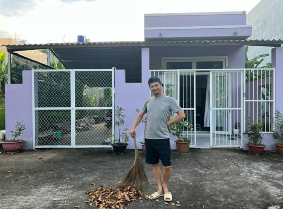 Nam diễn viên U60 ở trọ TP.HCM 10 năm mới mua được nhà - Ảnh 2.