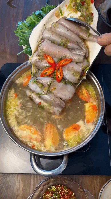 Loại cá mềm như cháo đang "cháy hàng" ngày đầu năm: Giá 1 triệu đồng/kg, có tiền chưa chắc mua được - Ảnh 3.