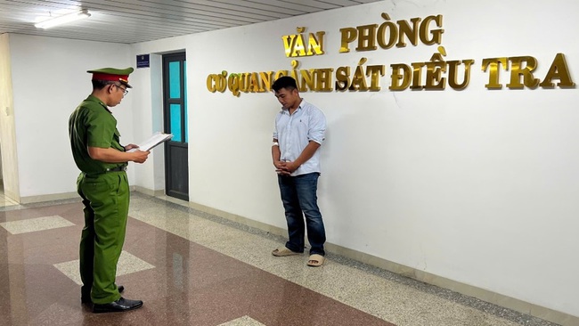 Nồng độ cồn của tài xế bán tải kéo lê xe máy khiến 1 người tử vong ở Phan Thiết là bao nhiêu?- Ảnh 1.