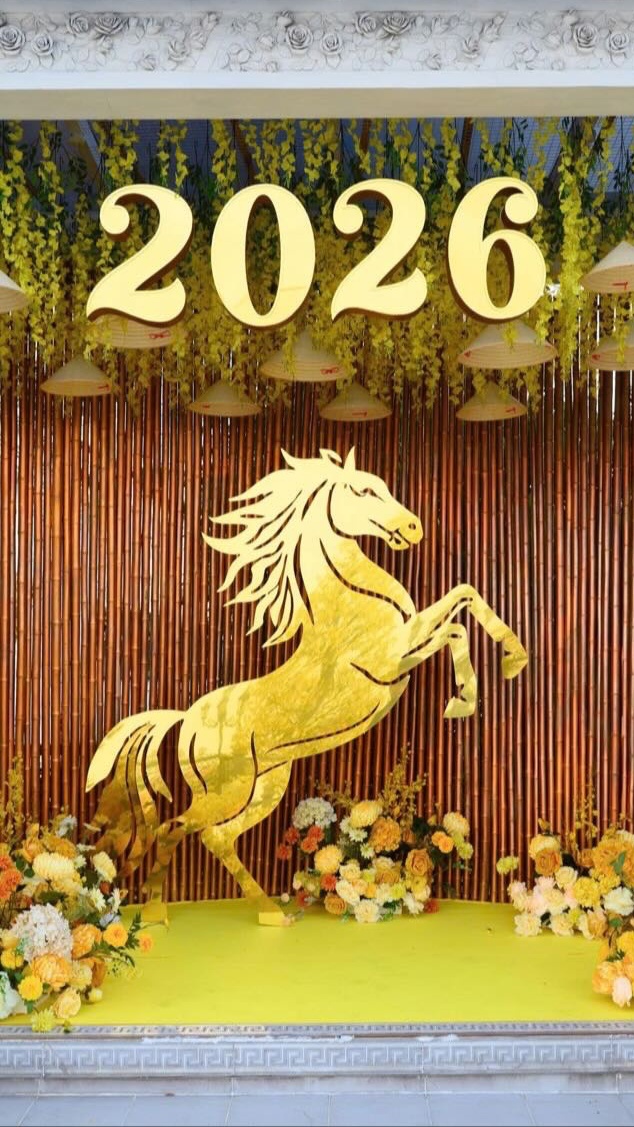 Cảnh dát vàng trong biệt thự nhà tỷ phú Johnathan Hạnh Nguyễn - Ảnh 3.