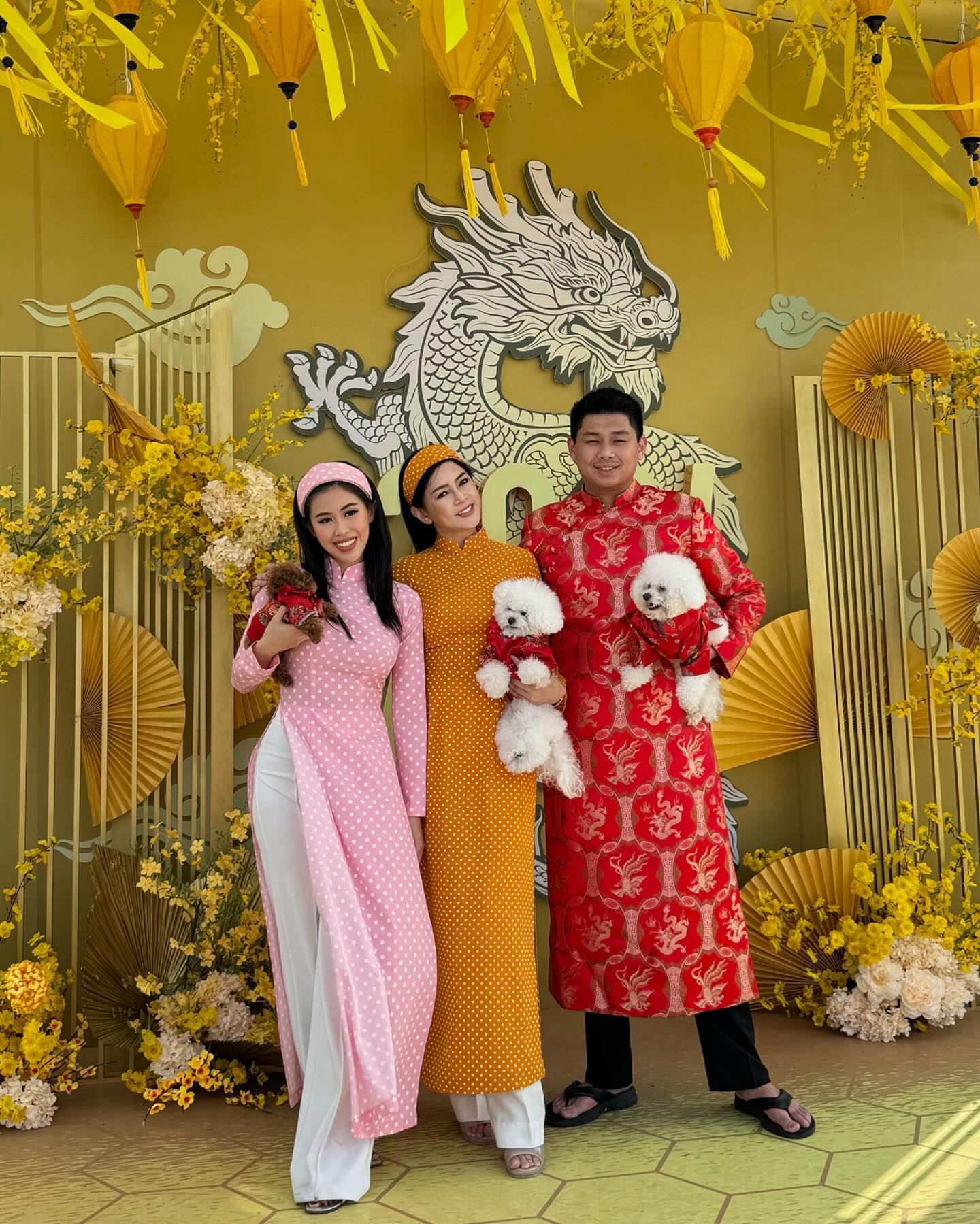 Cảnh dát vàng trong biệt thự nhà tỷ phú Johnathan Hạnh Nguyễn - Ảnh 12.