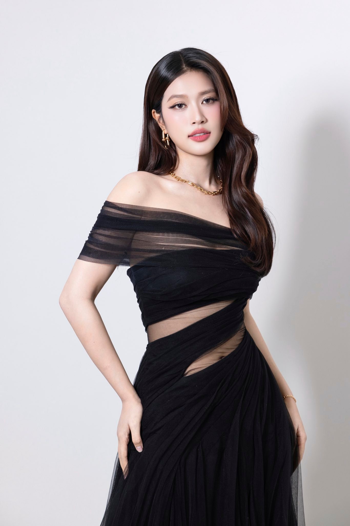 Mỹ nhân Việt lọt đề cử gương mặt đẹp nhất thế giới 2026: Mới đóng phim đã có “vai chính trăm tỷ”, được Trấn Thành hết lời khen ngợi - Ảnh 3.