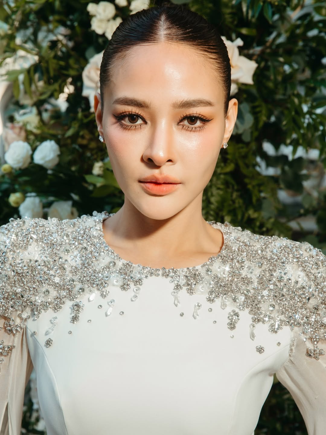 Hoa hậu Hoàn vũ bất ngờ thú nhận kết hôn từ tận 2 năm trước, danh tính ông xã khiến công chúng "bật ngửa" - Ảnh 8. Hoa hậu Hoàn vũ bất ngờ thú nhận kết hôn từ tận 2 năm trước, danh tính ông xã khiến công chúng "bật ngửa" - Ảnh 8.