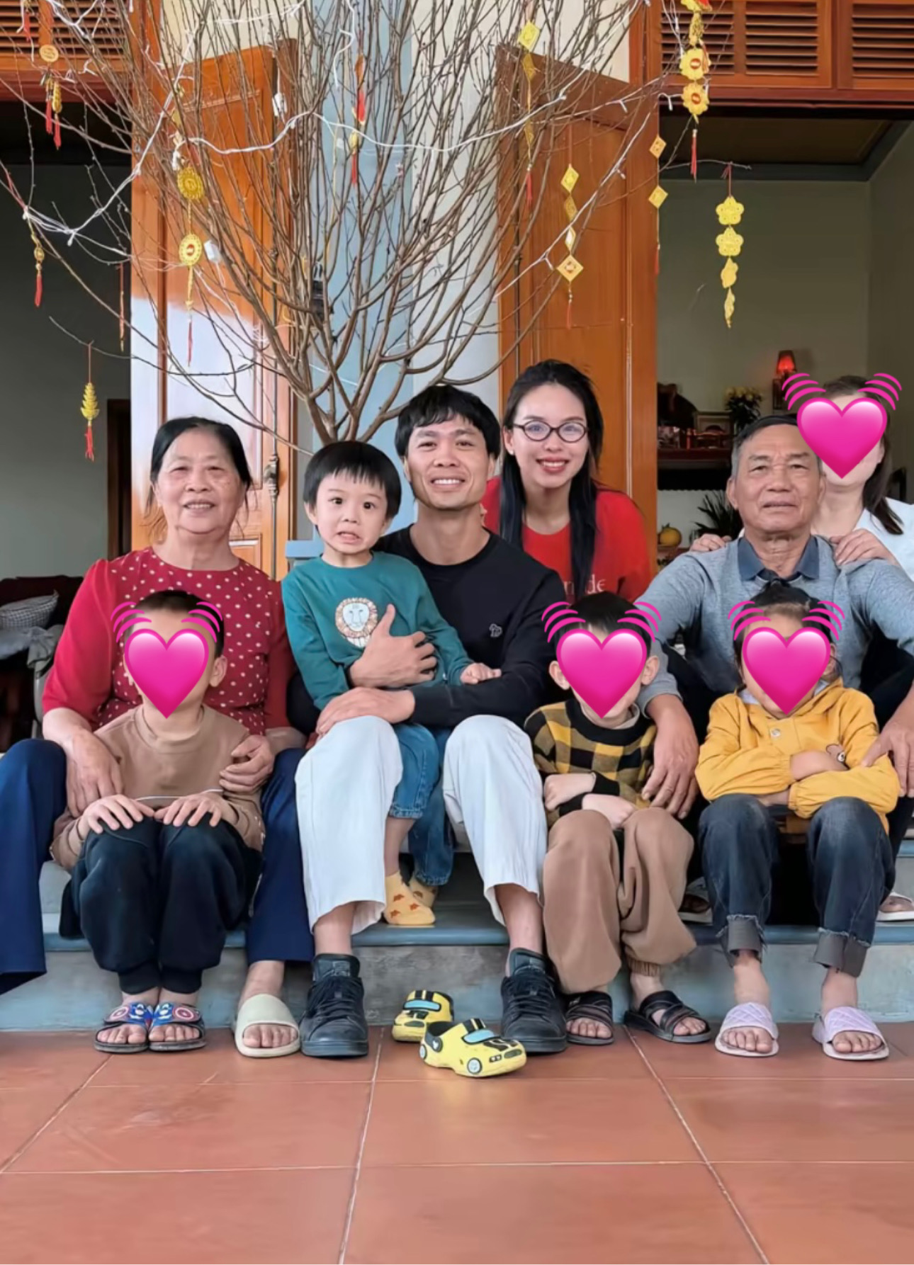 Cuộc sống hôn nhân kín tiếng của Công Phượng và Viên Minh như thế nào? - Ảnh 2.