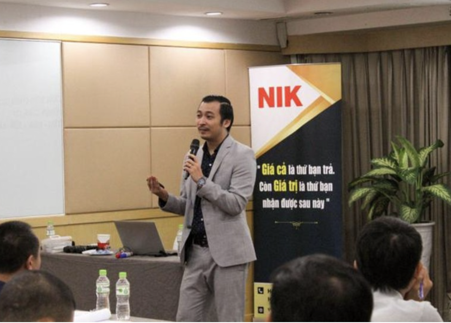 Doanh thu công ty dạy làm giảm sụt đến 92 % do số lượng học viên giảm - Ảnh 1.