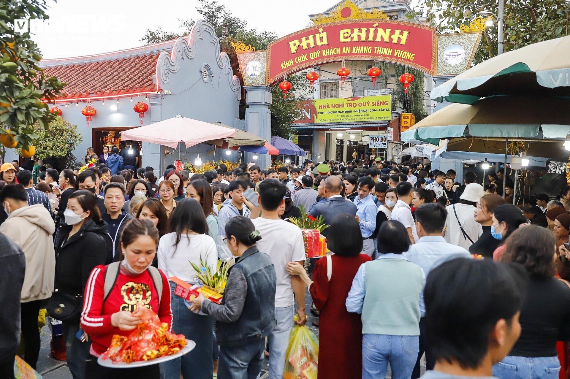 Cảnh tượng tại nơi chỉ họp chợ duy nhất 1 lần trong năm: Đêm nay mới là chính hội - Ảnh 4.
