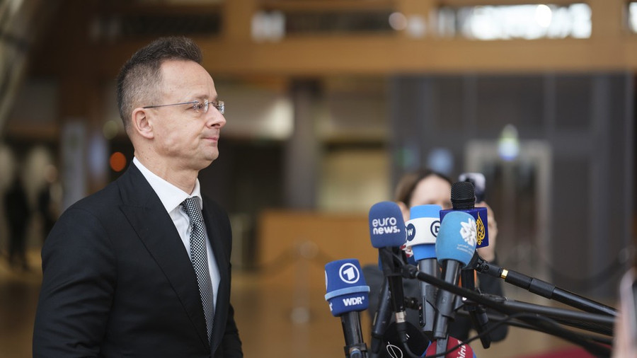 Hungary nêu lý do phủ quyết khoản vay 106 tỷ USD cho Ukraine- Ảnh 1.