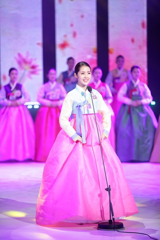 Diễn viên "xấu lạ" cưới vợ kém 9 tuổi, ngờ đâu lại là Hoa hậu đẹp nức tiếng! - Ảnh 4.