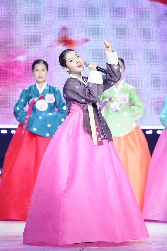 Diễn viên "xấu lạ" cưới vợ kém 9 tuổi, ngờ đâu lại là Hoa hậu đẹp nức tiếng! - Ảnh 3.