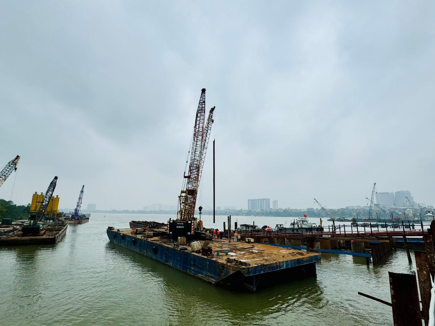 Ngay năm sau, dự kiến hoàn thành 'siêu cầu' vượt sông Hồng gần 16.000 tỷ đồng, nối phố cổ với Long Biên, tiến độ hiện ra sao?  - Ảnh 1.