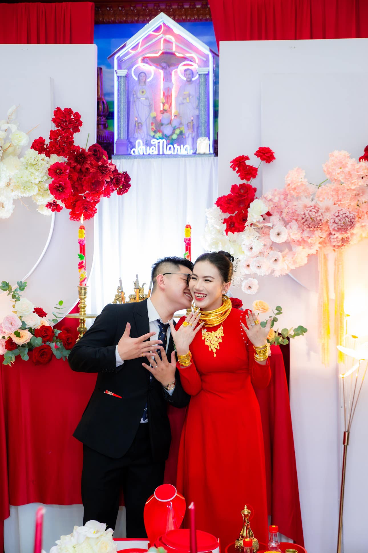 4 mỹ nhân số hưởng, cưới chồng được sở hữu luôn tiệm vàng - Ảnh 1.