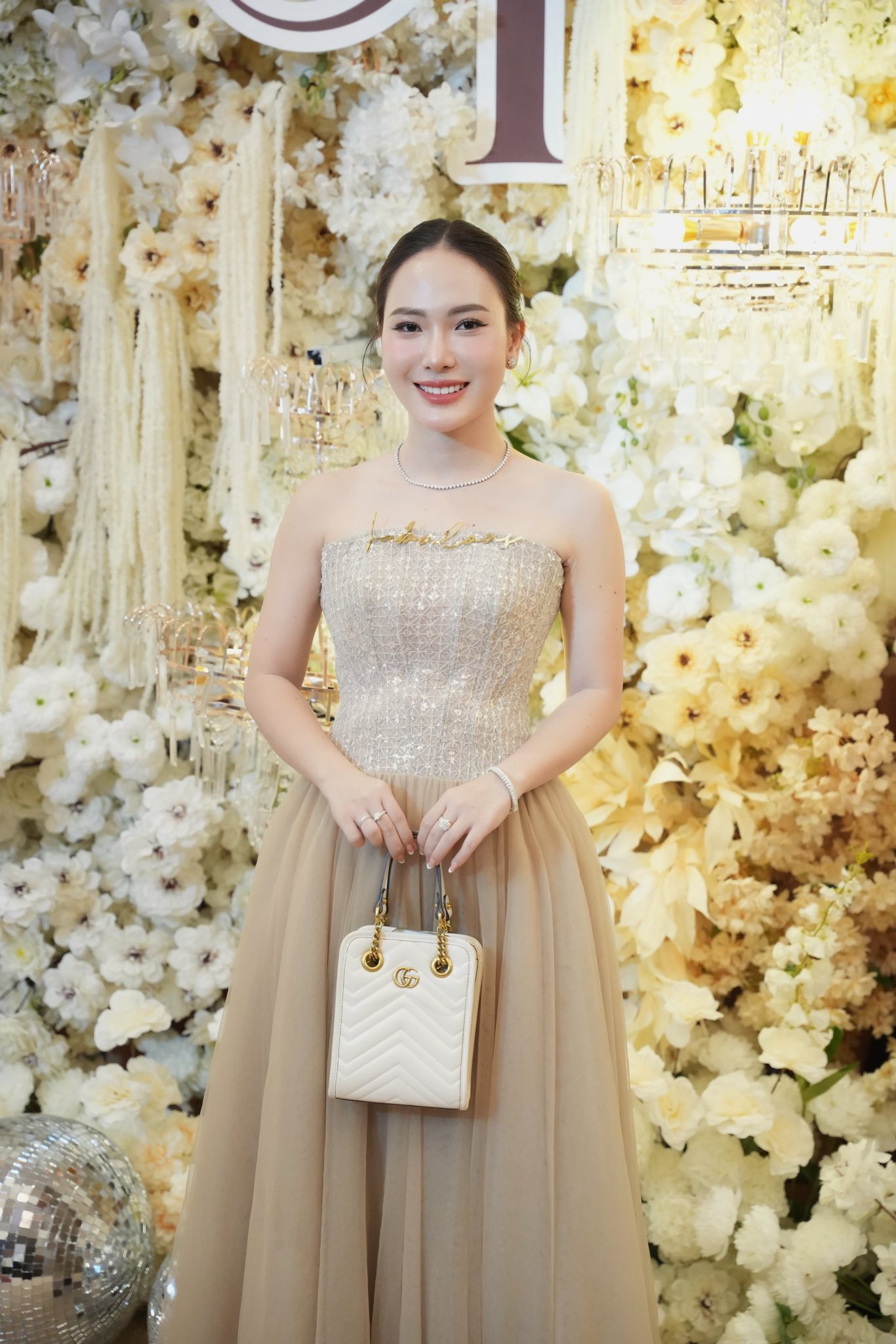 4 mỹ nhân số hưởng, cưới chồng được sở hữu luôn tiệm vàng - Ảnh 20.