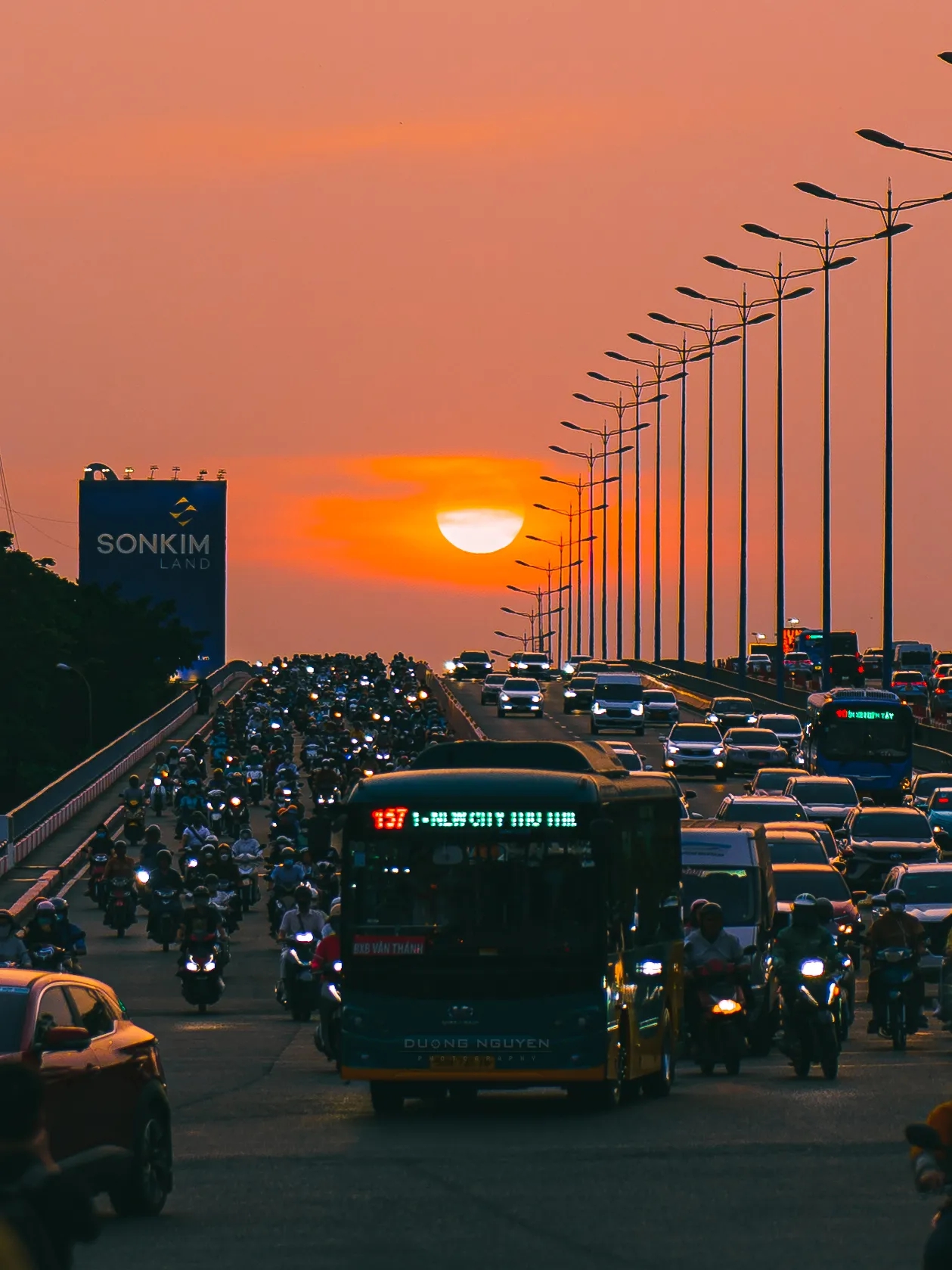 Mặt trời “mở fan meeting” tại Việt Nam khiến nửa giới nhiếp ảnh Sài Gòn vác tài sản trăm triệu ra chầu chực - Ảnh 3.