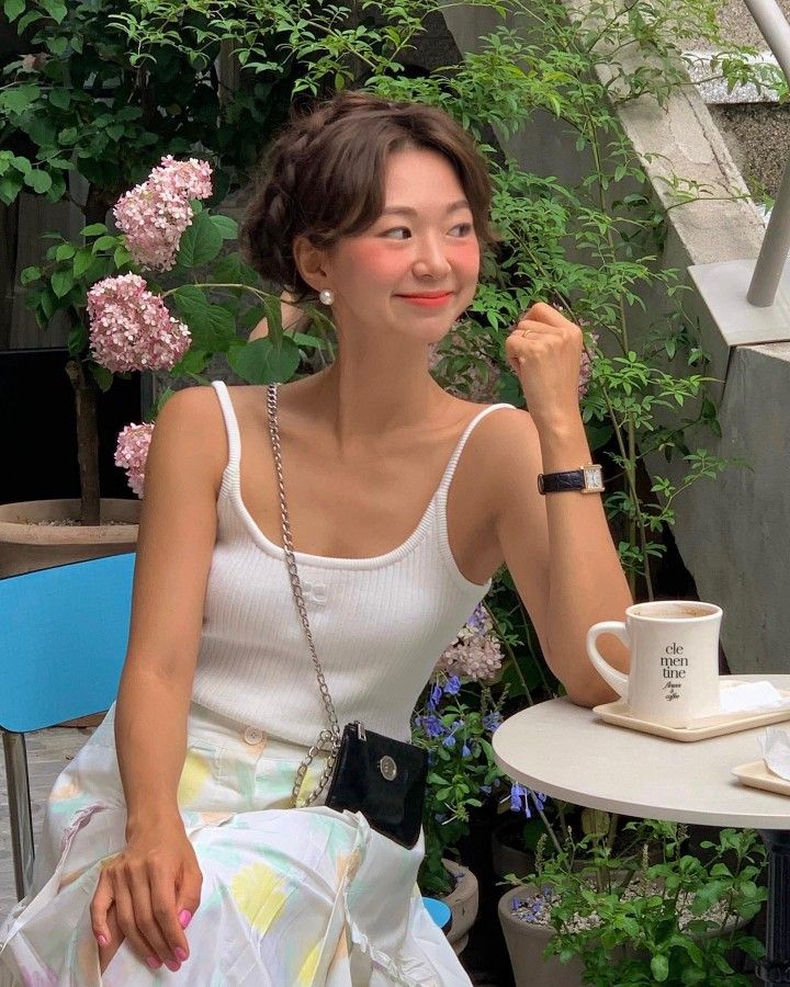 6 năm sống tối giản, tôi gần như ngừng mua sắm bốc đồng: 4 cách giúp tủ đồ gọn lại, ví tiền dày hơn - Ảnh 3.